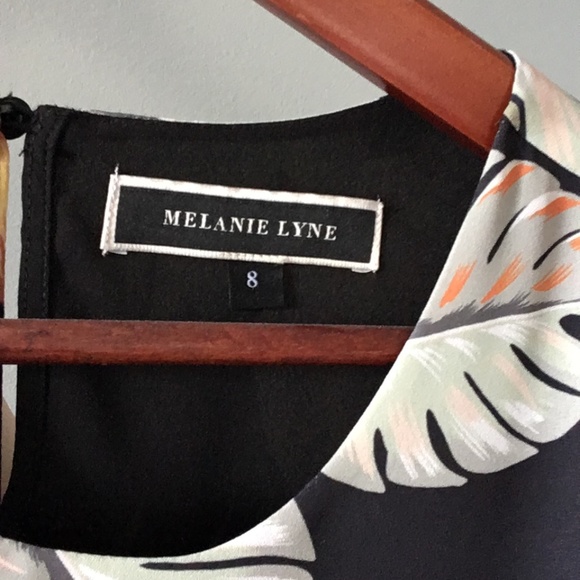 *LIKE NEW* Melanie Lyne Palm Print Sleeveless High-Low Blouse Size 8 - Picture 10 of 11